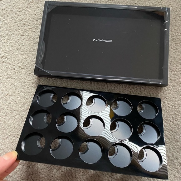 NIB MAC Pro Palette Large & Pro Palette Eye Shadow Insert